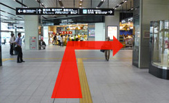 新幹線中央口、中央きっぷうりば方面へ。