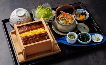 鰻せいろ蒸しと松茸土瓶蒸し